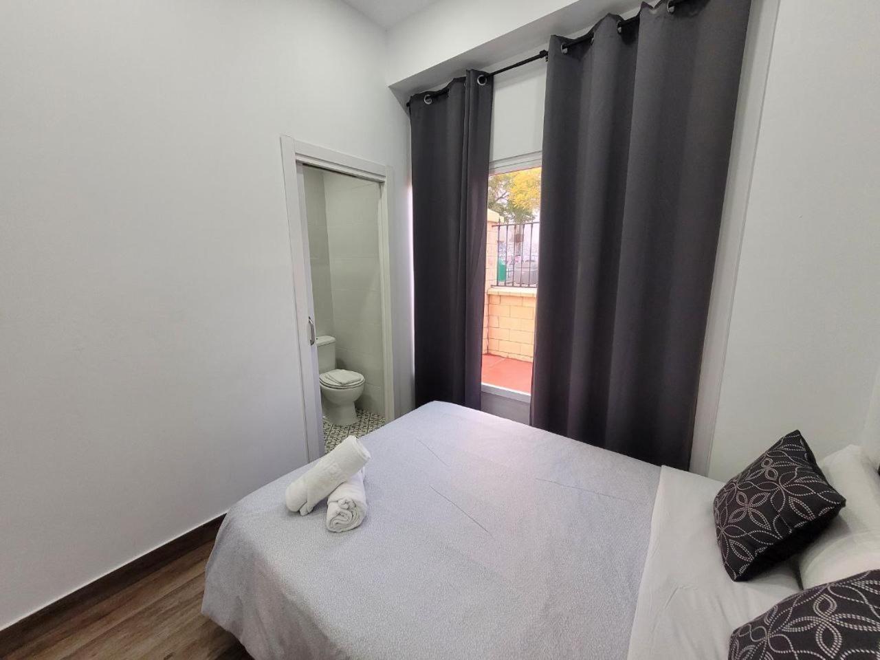 Ayz Elcano - Auto Check-In Property — Photos 3